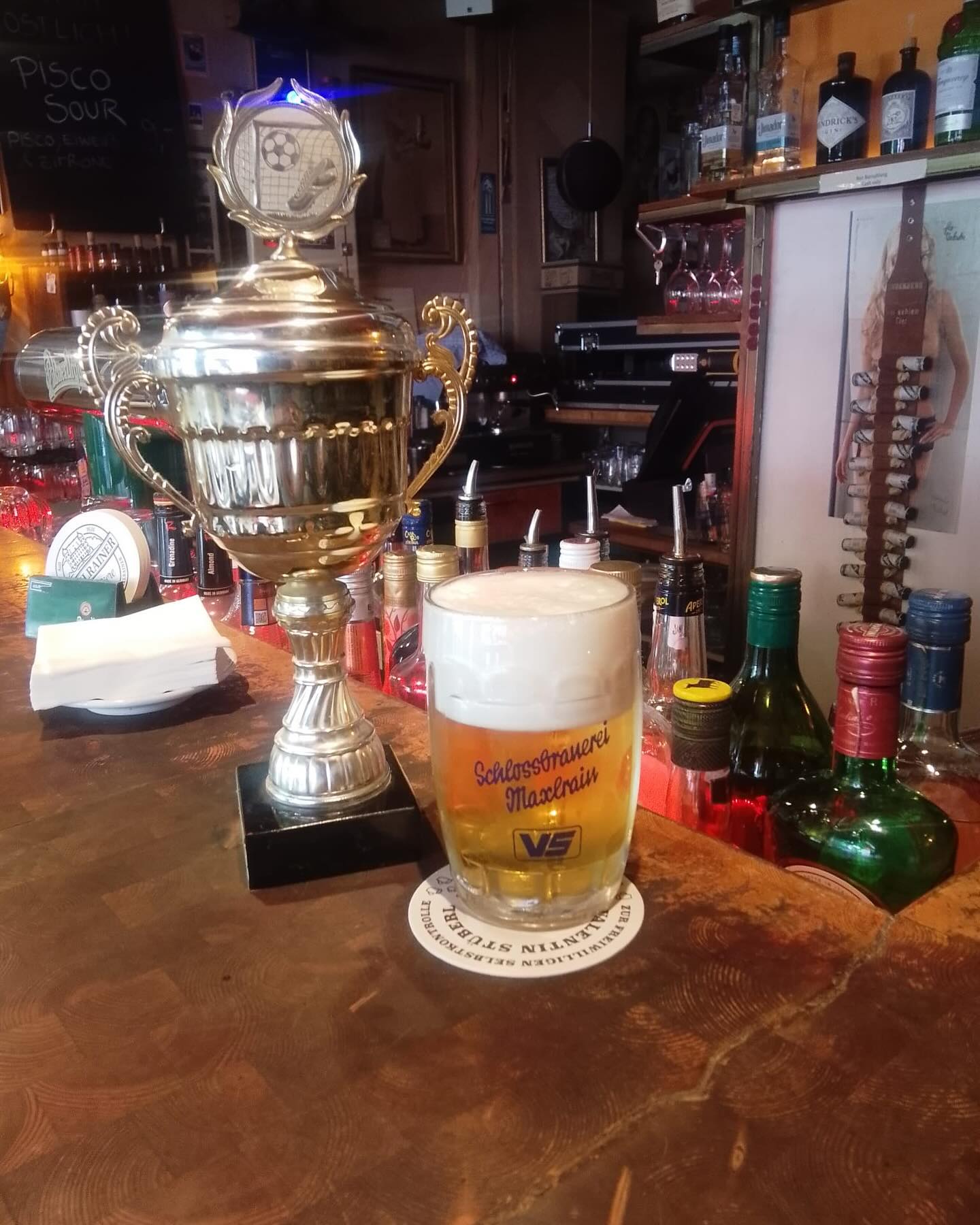 Halbfinale im Frauenfußball – wir sind dabei!
Live-Übertragung drinnen & draußen, Public Viewing mit Stimmung!
Lasst uns gemeinsam unsere Frauen feiern! #stueberlstadion#niemehramzopfziehen