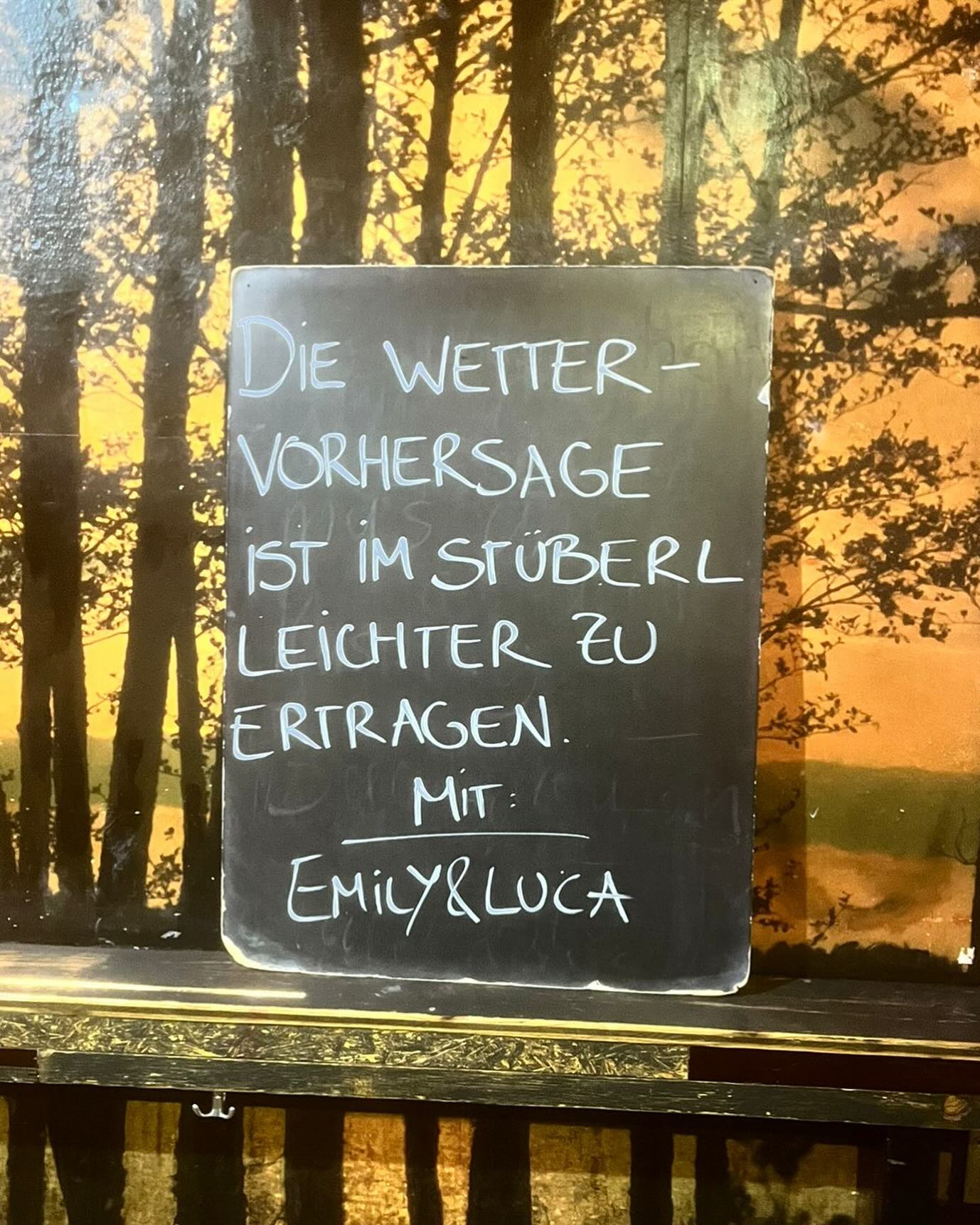 #ausgehen #ausgeheninmünchen #valentinstüberl #münchen #kommwirgeheninsstüberl #drinks #bier #wein #schnaps #kommwirgehninsstüberl #afterwork #herrlich #blödsinn #sprüche #spruchdestages