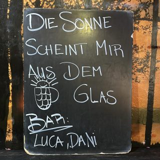 #ausgehen #ausgeheninmünchen #valentinstüberl #münchen #kommwirgeheninsstüberl #drinks #bier #wein #schnaps #kommwirgehninsstüberl #afterwork #herrlich #blödsinn #sprüche #spruchdestages