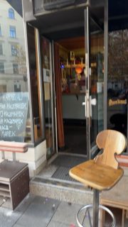 Der Wirt ist ungeduldig #kölsch#karneval#089#ausgehen #ausgeheninmünchen #valentinstüberl #münchen #kommwirgeheninsstüberl #drinks #bier #wein #schnaps #kommwirgehninsstüberl #afterwork #herrlich #blödsinn #sprüche #spruchdestages