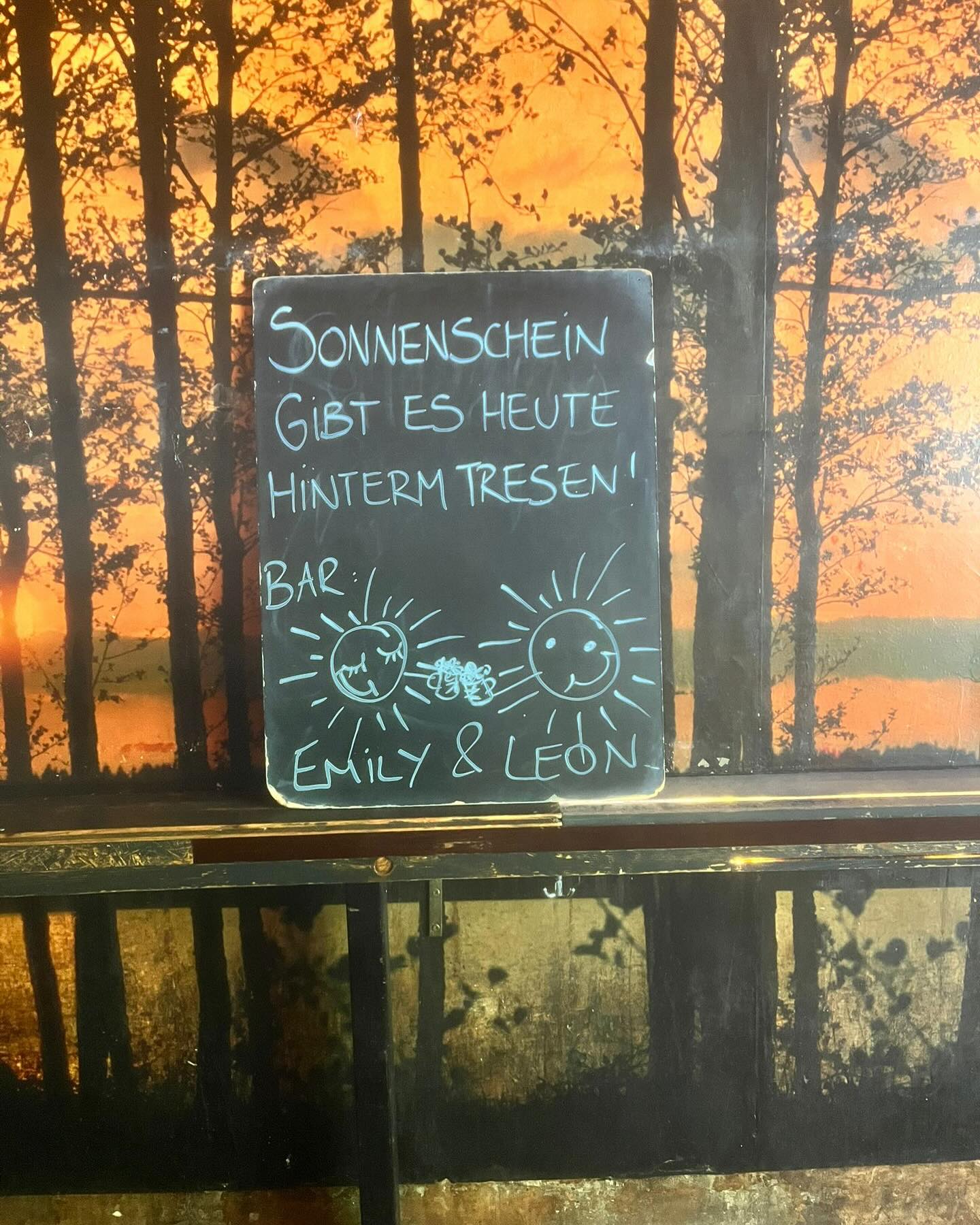 #ausgehen #ausgeheninmünchen #valentinstüberl #münchen #kommwirgeheninsstüberl #drinks #bier #wein #schnaps #kommwirgehninsstüberl #afterwork #herrlich #blödsinn #sprüche #spruchdestages